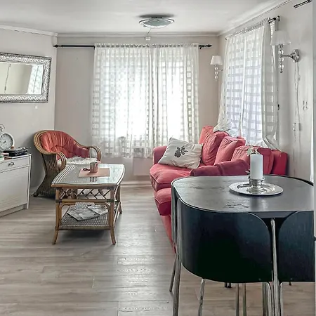 2 Bedroom Cozy In Holiday home *
